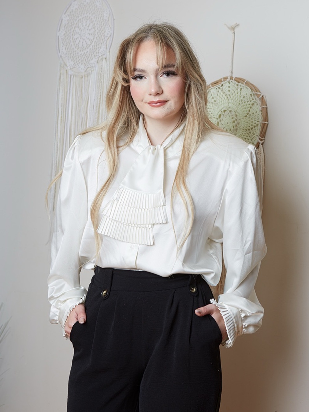 Vintage 80s Simon Chang Ivory Ruffled Tie-Neck Blouse 10